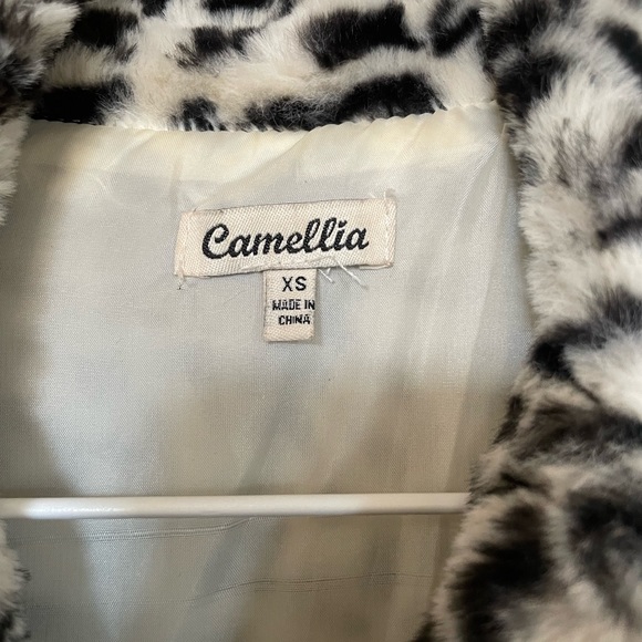 Fuzzy Crop Jacket - Picture 3 of 3